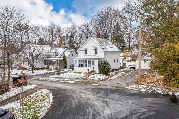 32 E Maple ST, Skowhegan, ME 04976