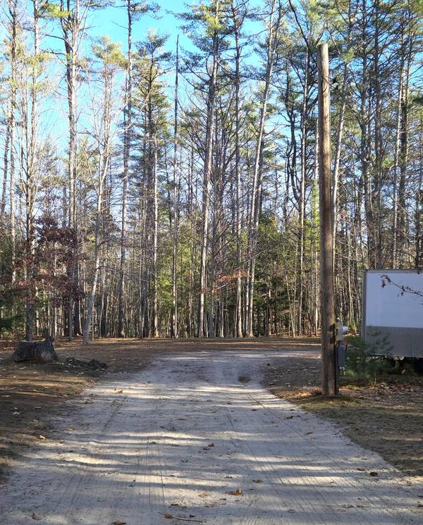 31 Sand RD, Naples, ME 04055