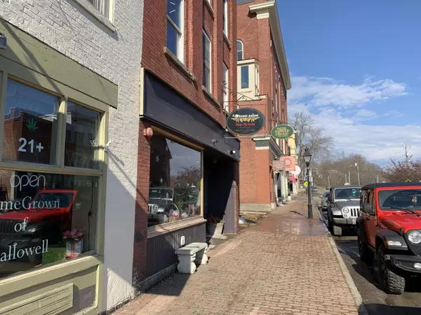 Hallowell, ME 04347,107 Water ST