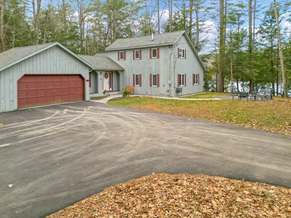 183 Loon Cove LN, Winthrop, ME 04364