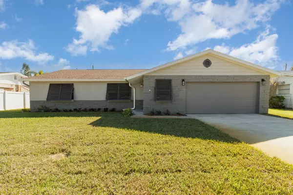 315 Hickory AVE, Merritt Island, FL 32953