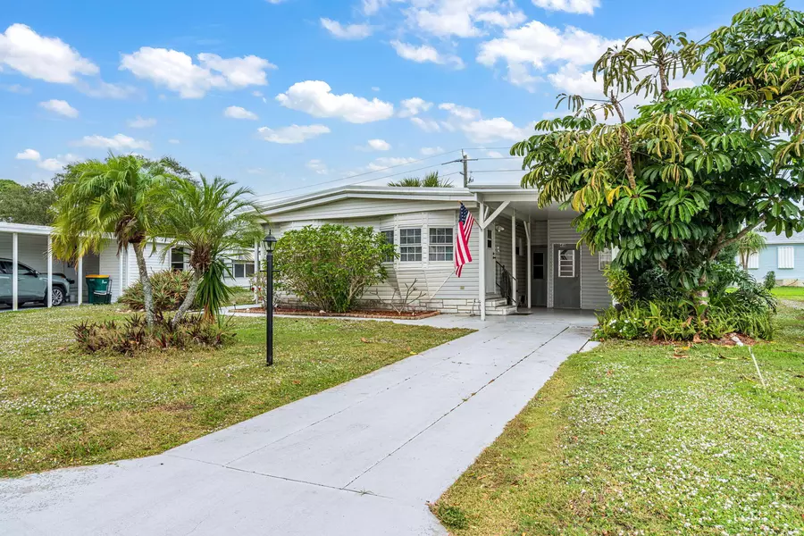 416 Osprey DR, Barefoot Bay, FL 32976