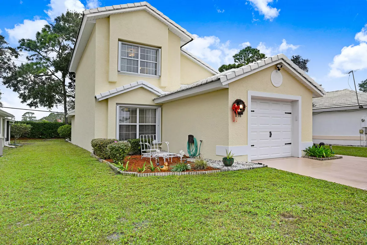 Palm Bay, FL 32905,836 Bracken TER NE