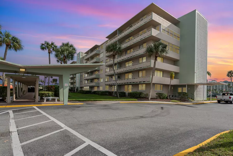 2020 N Atlantic AVE #202, Cocoa Beach, FL 32931