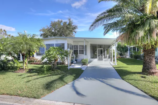 Barefoot Bay, FL 32976,1070 Wren CIR