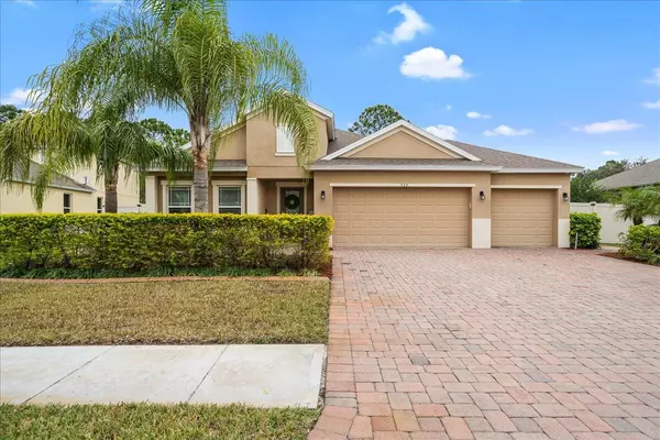 533 Stonebriar DR, Palm Bay, FL 32909