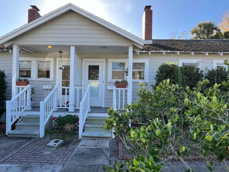 700 Magnolia ST, New Smyrna Beach, FL 32168