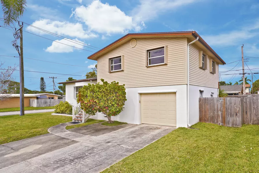 390 Belair AVE, Merritt Island, FL 32953