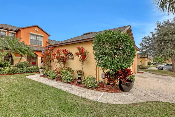 Melbourne, FL 32901,995 Luminary CIR #102