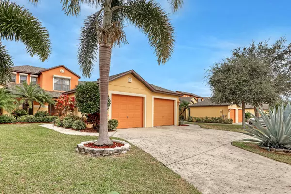 Melbourne, FL 32901,995 Luminary CIR #102