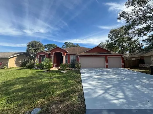 765 Aachen AVE NW, Palm Bay, FL 32907