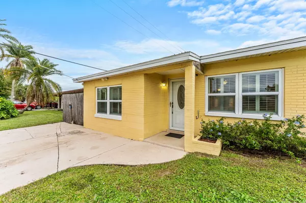 Merritt Island, FL 32953,124 1st ST