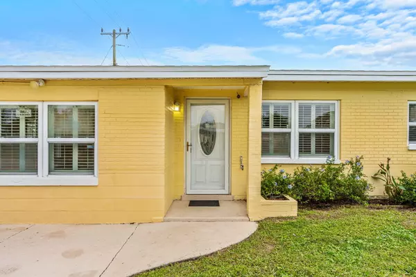 Merritt Island, FL 32953,124 1st ST