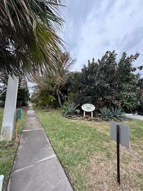 Indian Harbour Beach, FL 32937,1010 Pinetree DR #202