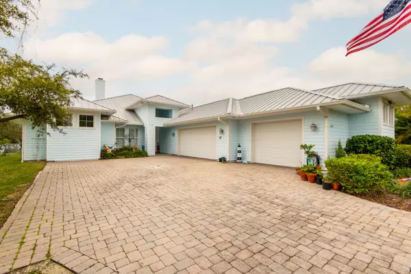 1685 Charles LN, Merritt Island, FL 32952