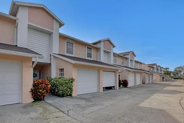 135 Escambia LN #206, Cocoa Beach, FL 32931