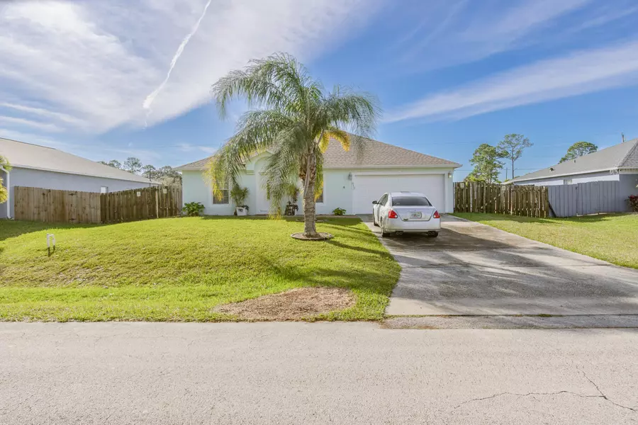 610 Hatcher ST SE, Palm Bay, FL 32909