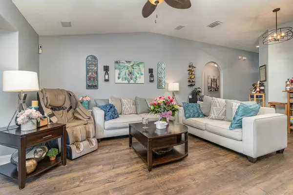 Melbourne, FL 32940,169 Palm CIR