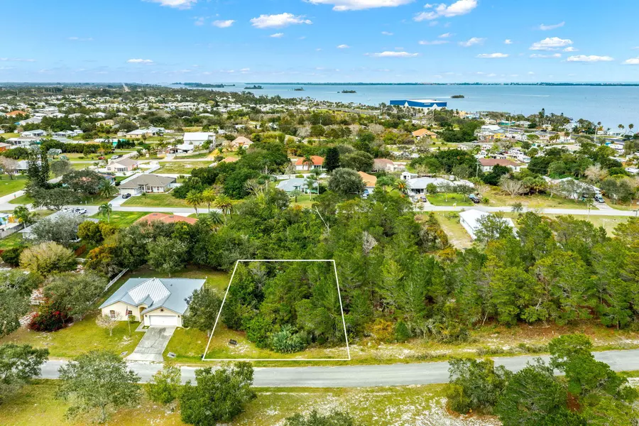 3940 10th ST, Micco, FL 32976