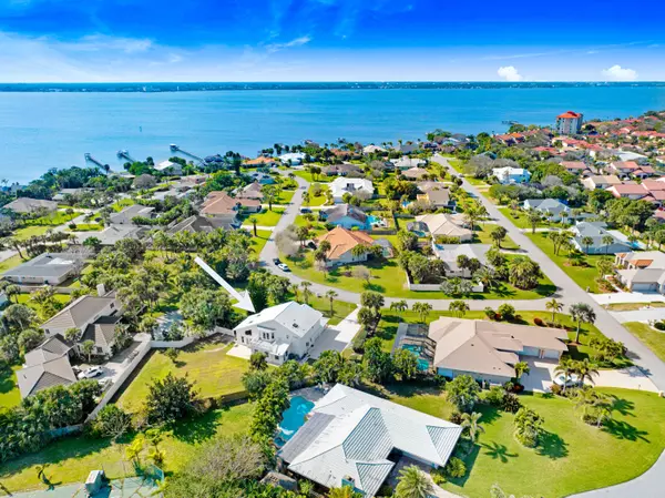 Melbourne Beach, FL 32951,165 Beachwood BLVD