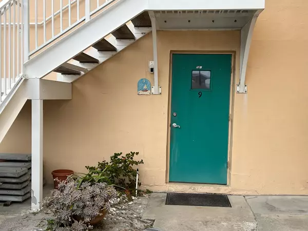 581 N Atlantic AVE #9, New Smyrna Beach, FL 32169