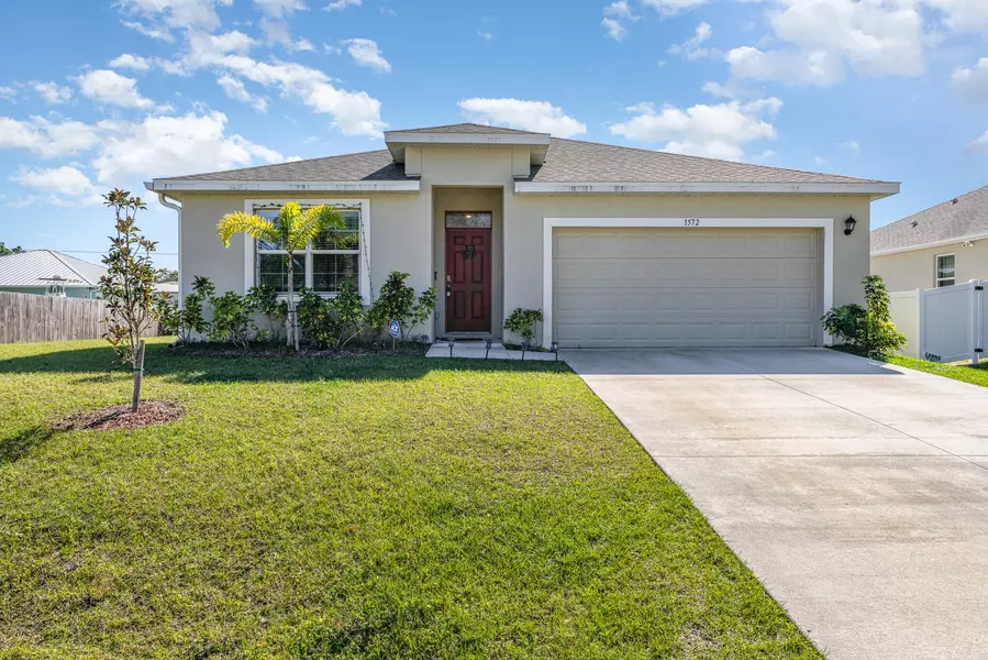 1572 Salazar ST SE, Palm Bay, FL 32909