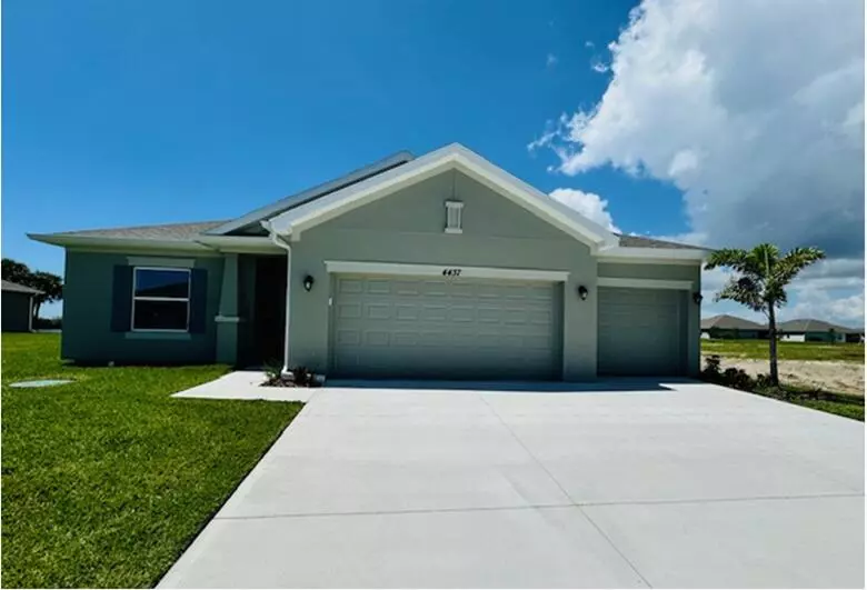 4437 Kelsey LN, Micco, FL 32976