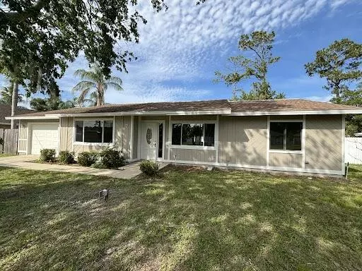 7 Fordham LN, Palm Coast, FL 32137