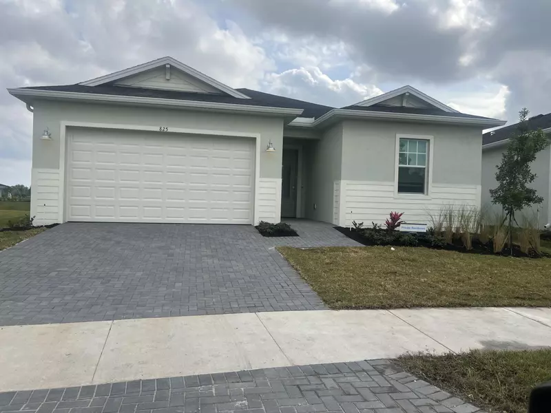 825 Antibes NW, Palm Bay, FL 32907