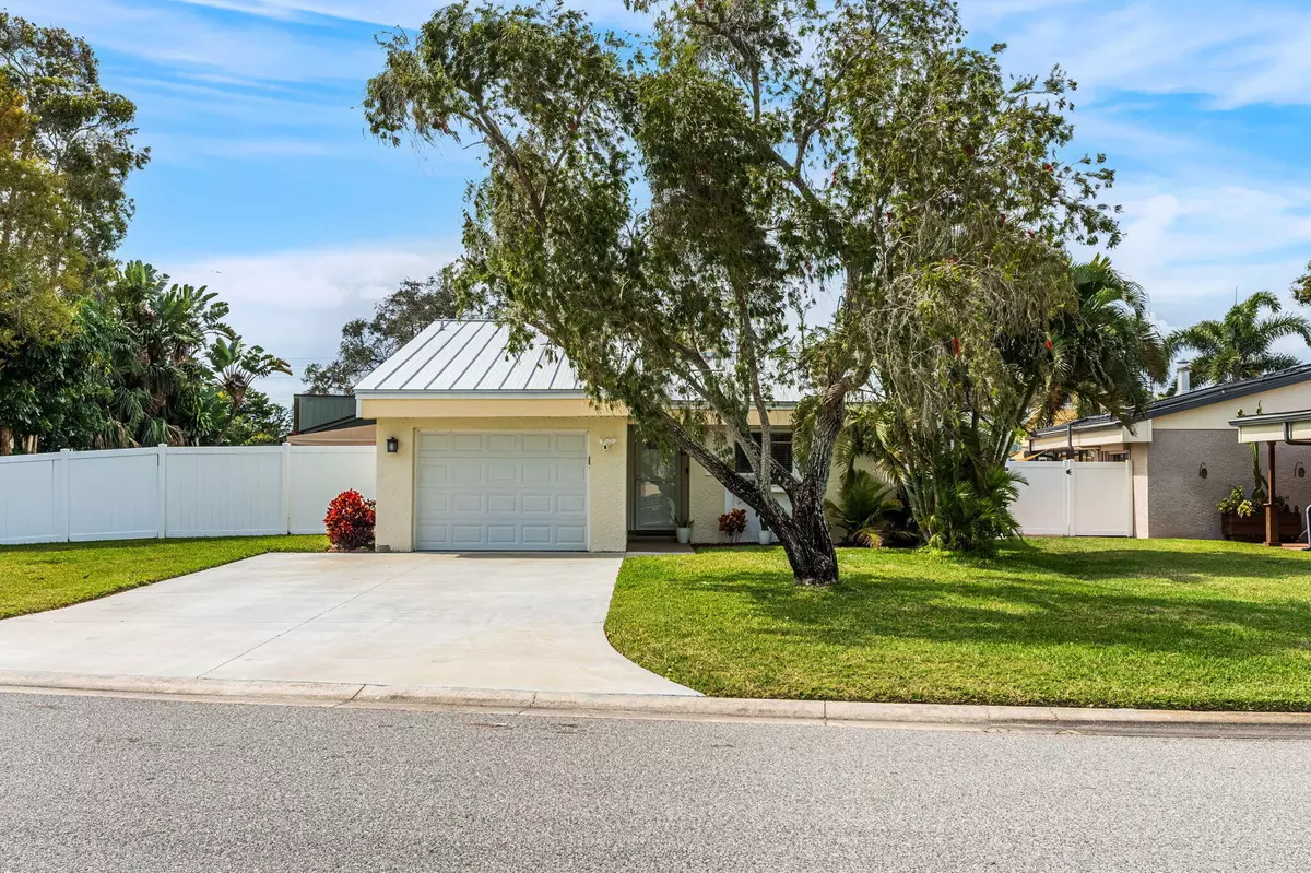 Melbourne, FL 32940,374 Timberlake DR