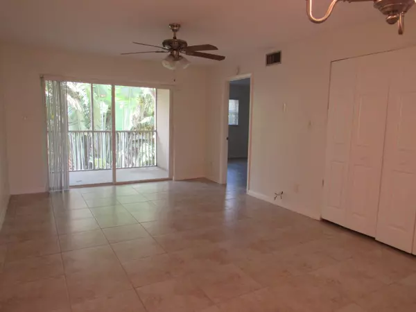 Cocoa Beach, FL 32931,400 Catalina RD #203