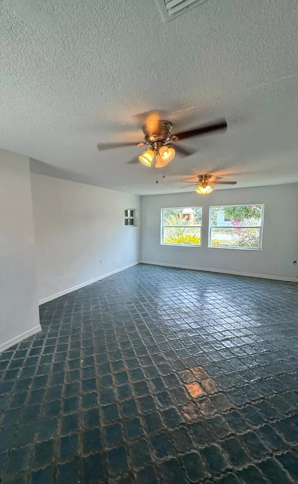 Palm Bay, FL 32905,1048 Cabot DR NE