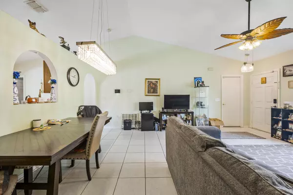 Palm Bay, FL 32909,179 Decordre RD SE
