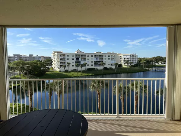 8961 Lake DR #404, Cape Canaveral, FL 32920