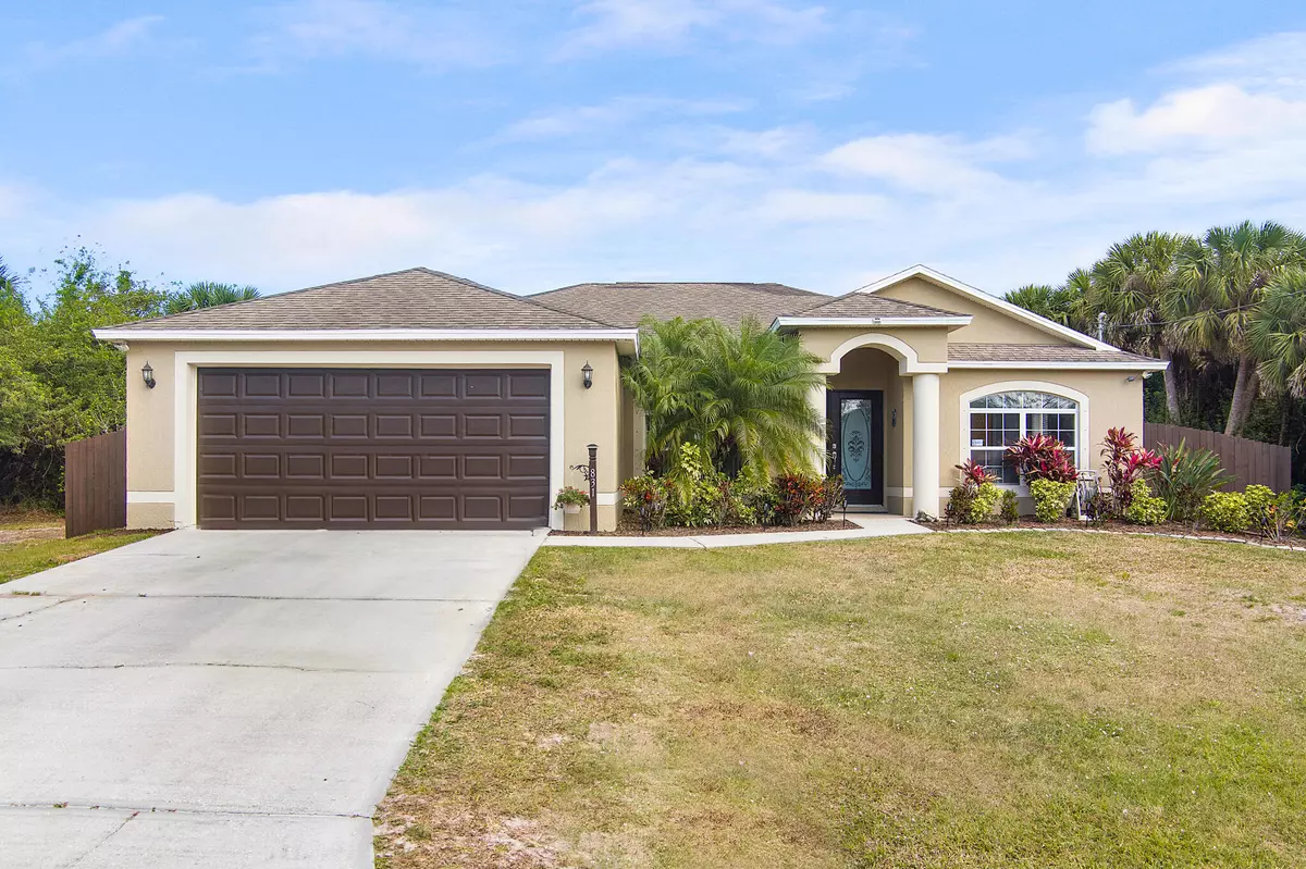 Palm Bay, FL 32908,831 Owl ST