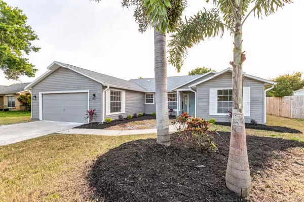 Rockledge, FL 32955,827 Pine Shadows AVE