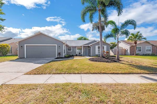 827 Pine Shadows AVE, Rockledge, FL 32955