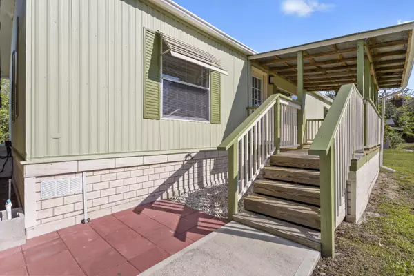 Merritt Island, FL 32953,295 Hellonson DR