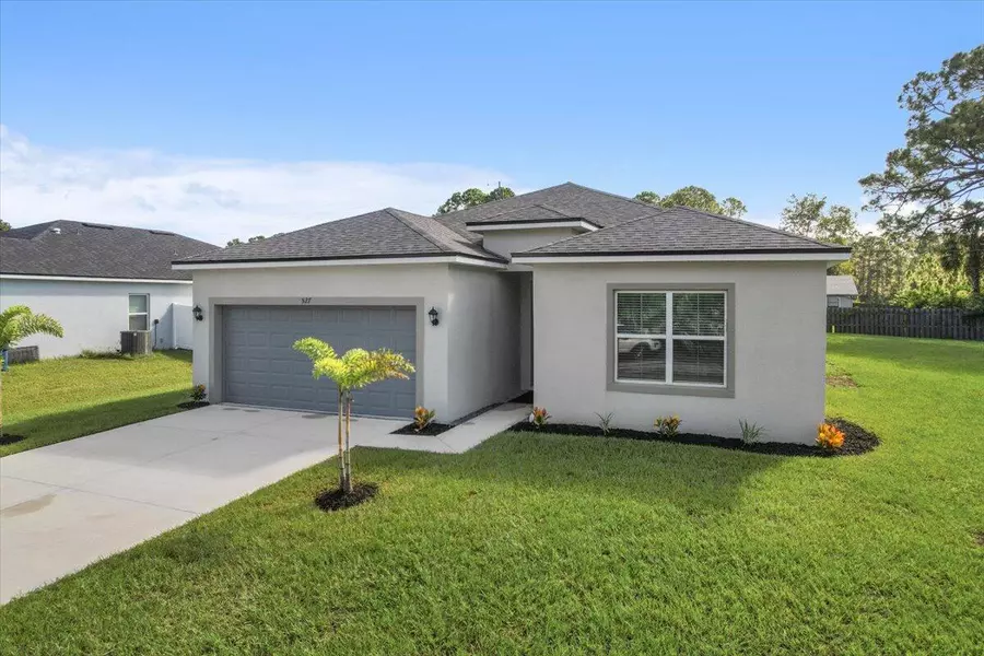 527 Giovanni RD NW, Palm Bay, FL 32907