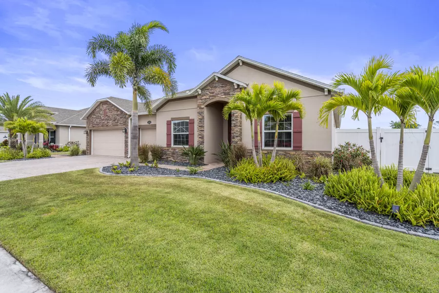 5030 Hebron DR, Merritt Island, FL 32953