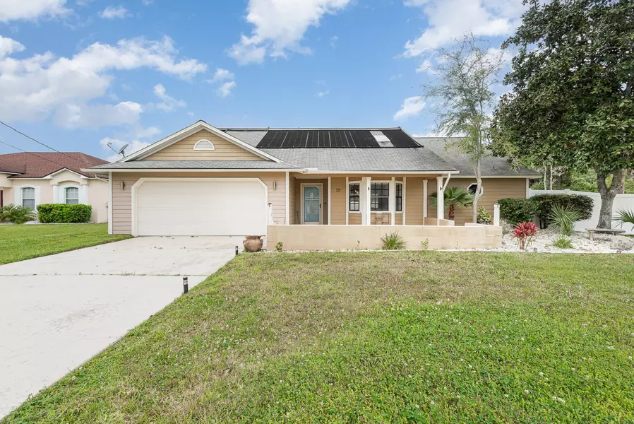 19 Big Dipper LN, Palm Coast, FL 32137