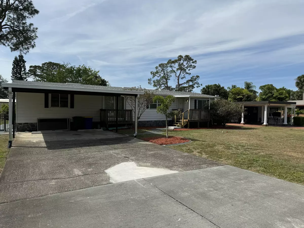 Rockledge, FL 32955,877 Dove AVE