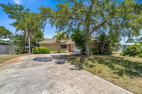 Merritt Island, FL 32952,1290 Johns CIR