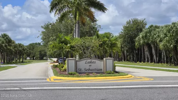 4386 Kelsey LN, Micco, FL 32976
