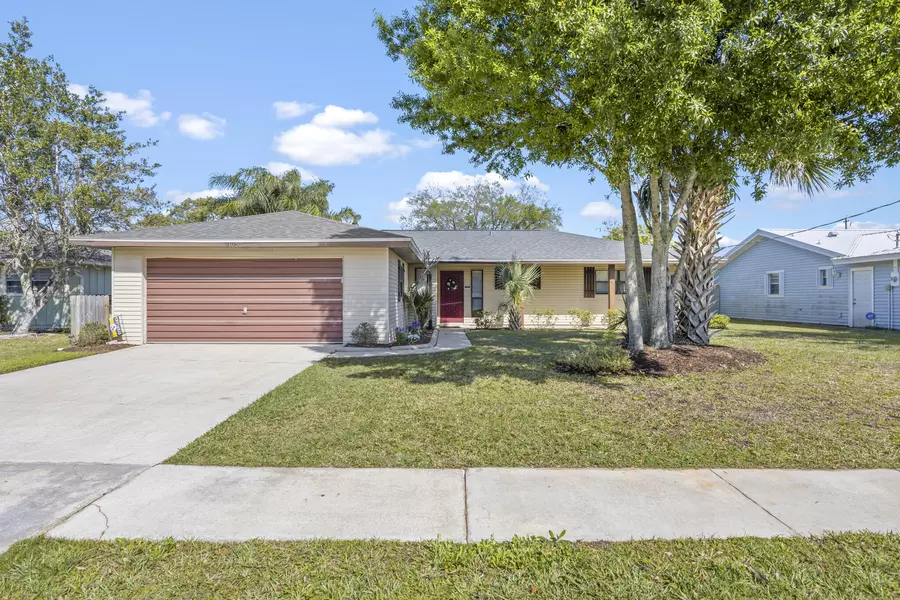 1020 Woodsmere Pkwy, Rockledge, FL 32955