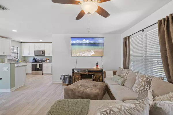 Rockledge, FL 32955,984 Beacon RD