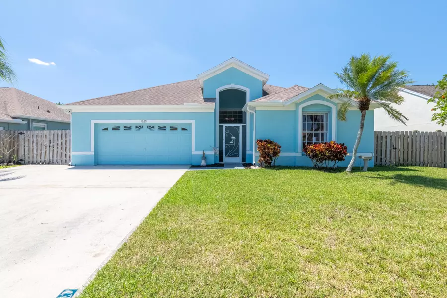 1529 Stafford AVE, Merritt Island, FL 32952