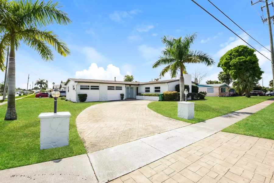 915 Koloa DR, Merritt Island, FL 32953