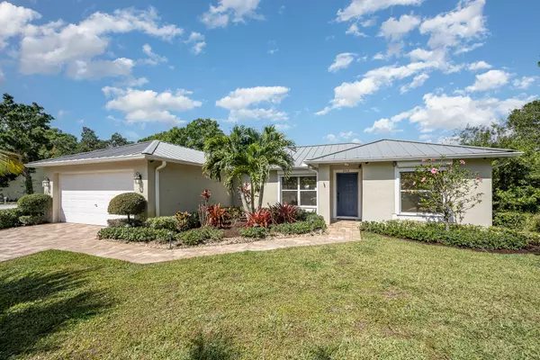 8949 100th CT, Vero Beach, FL 32967