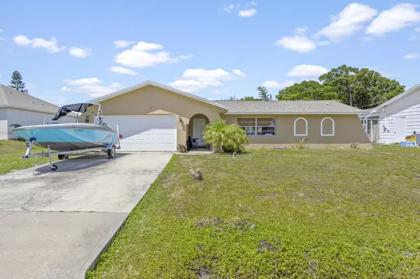 1681 Nona ST NE, Palm Bay, FL 32907